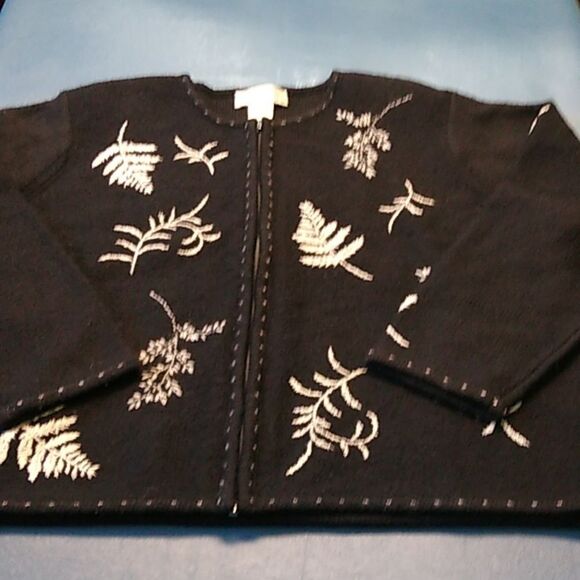 Susan Bristol Women's XL Wool Black Hand Embroidered White Leaves Cottagecore - Picture 1 of 10